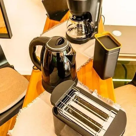 Black Mirror Inkl Wlan, Parkplatz Apartamento Detmold