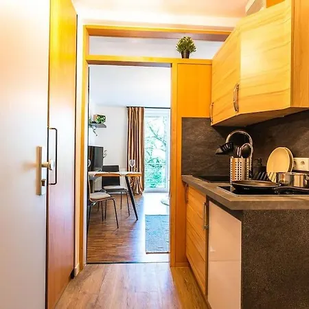 Black Mirror Inkl Wlan, Parkplatz *