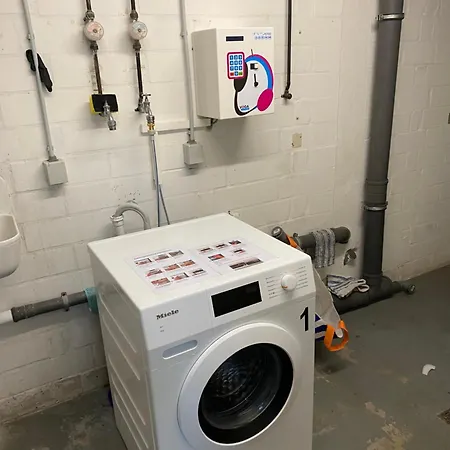 Black Mirror Inkl Wlan, Parkplatz Apartamento Detmold