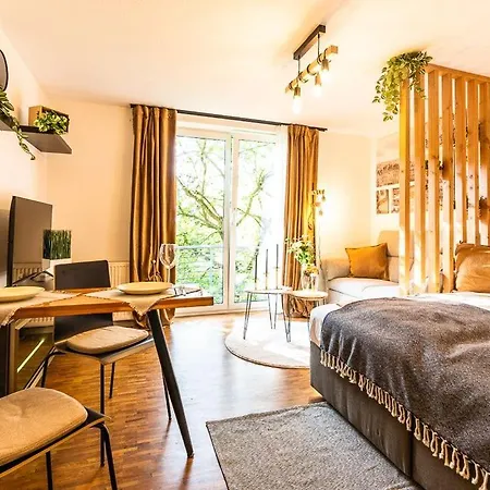 Apartamento Black Mirror Inkl Wlan, Parkplatz Krankenhaus Detmold