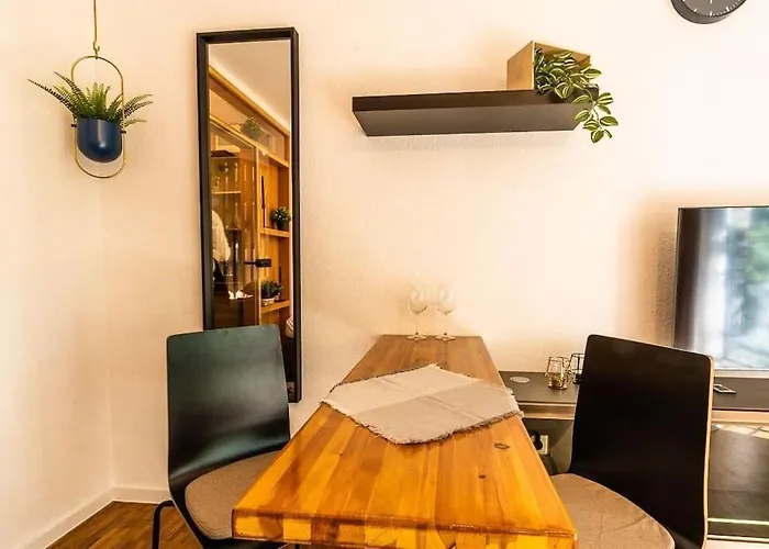 Black Mirror Inkl Wlan, Parkplatz 아파트 데트몰트