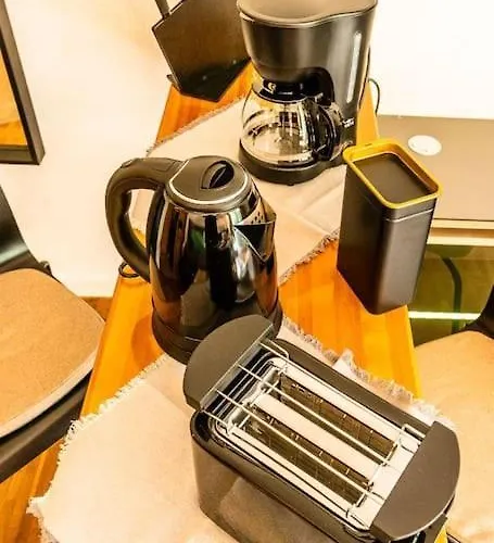 Black Mirror Inkl Wlan, Parkplatz 아파트 데트몰트