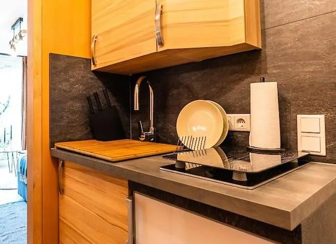 Black Mirror Inkl Wlan, Parkplatz 아파트 *