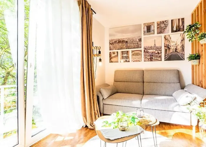 Black Mirror Inkl Wlan, Parkplatz * 데트몰트