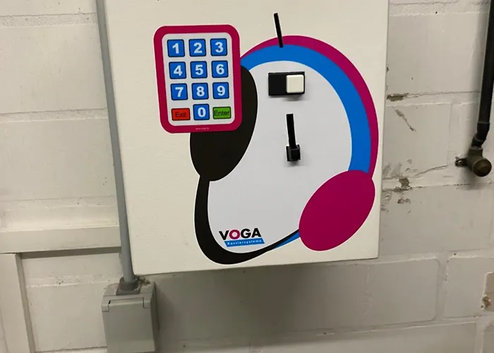 Black Mirror Inkl Wlan, Parkplatz 아파트